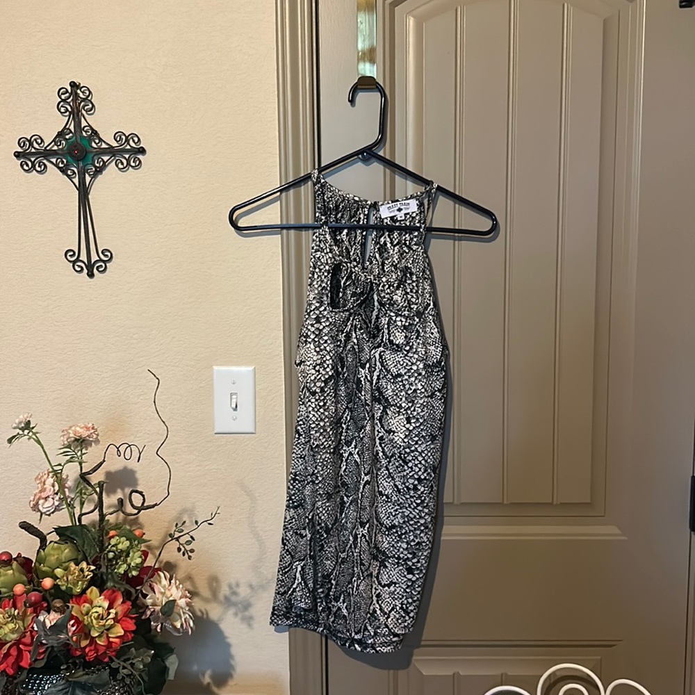 Women’s Medium Snake Skin Pattern Tank Top - Picture 1 of 2